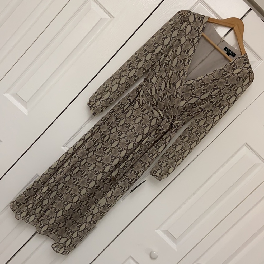 Python Print Wrap Style Dress - Picture 6 of 7